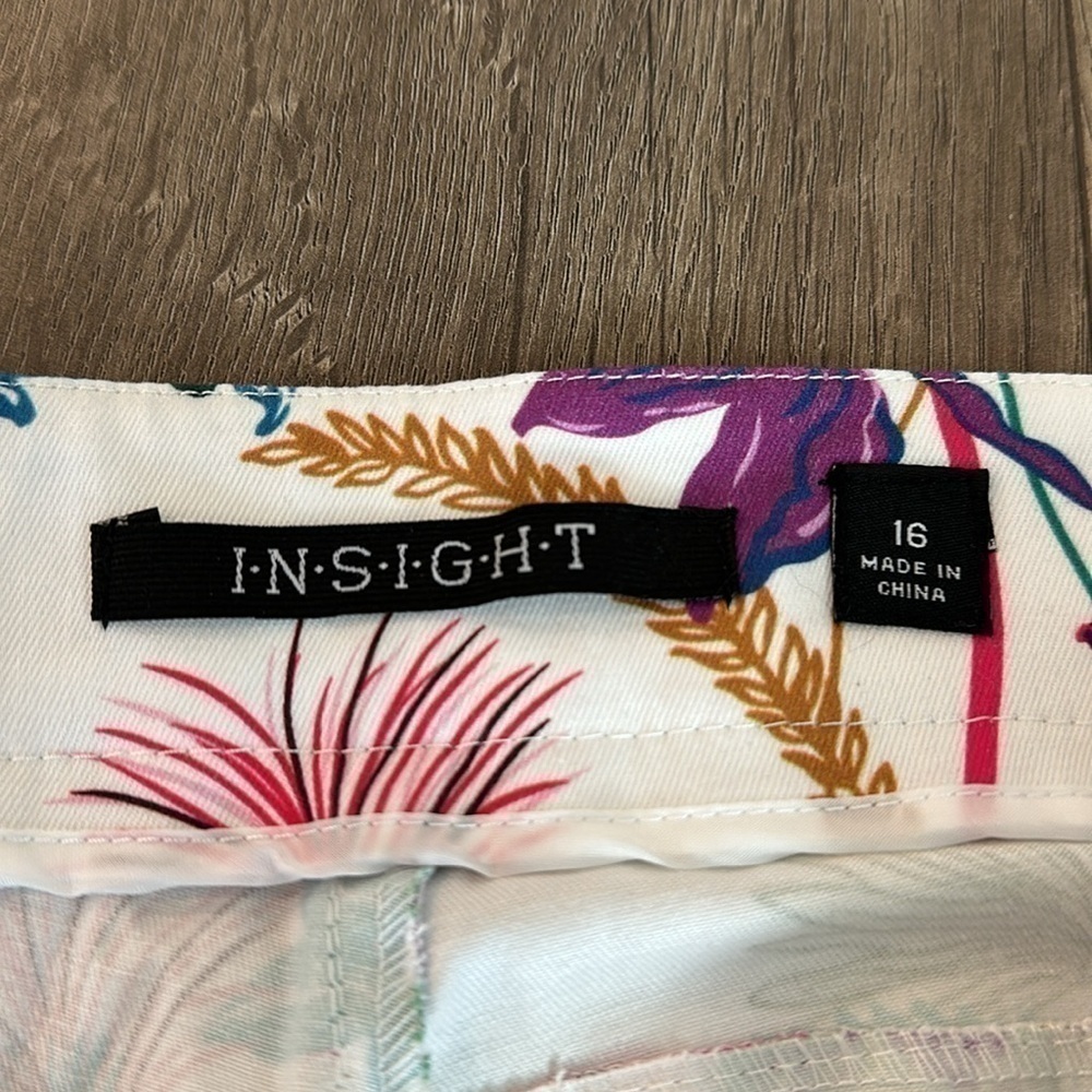 Insight island print capris - Picture 5 of 6